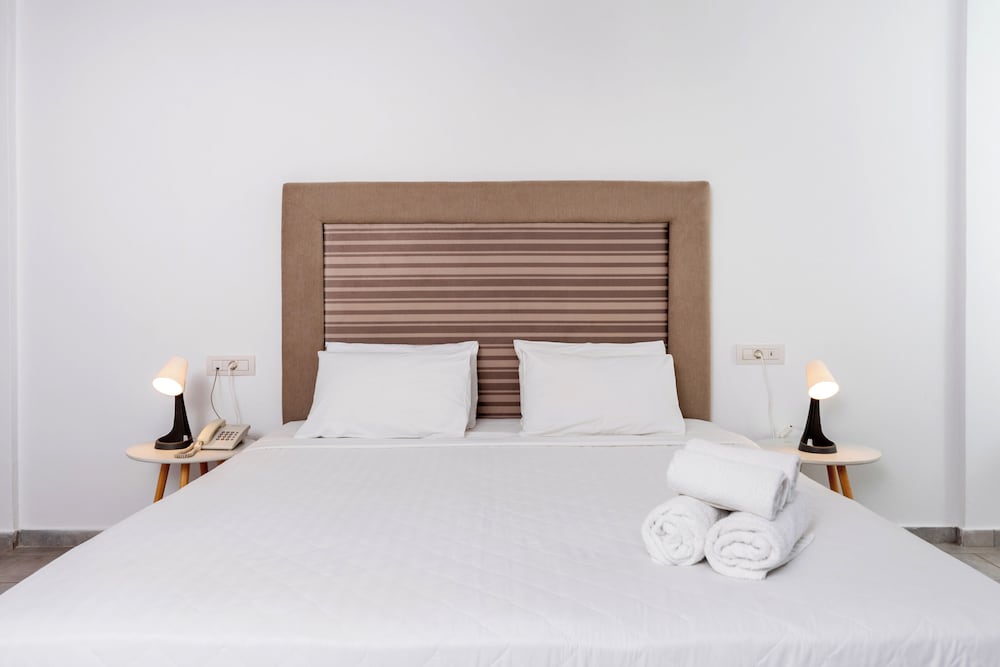 Maistros Village — Hotel rooms in Karterados, South Aegean