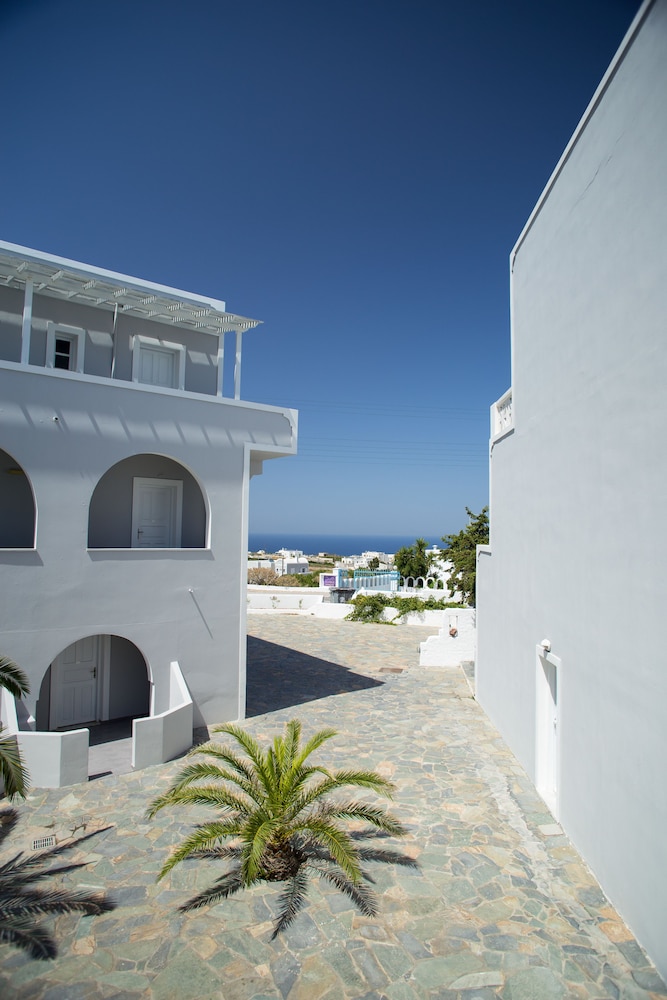 Maistros Village — Hotel building in Karterados, South Aegean