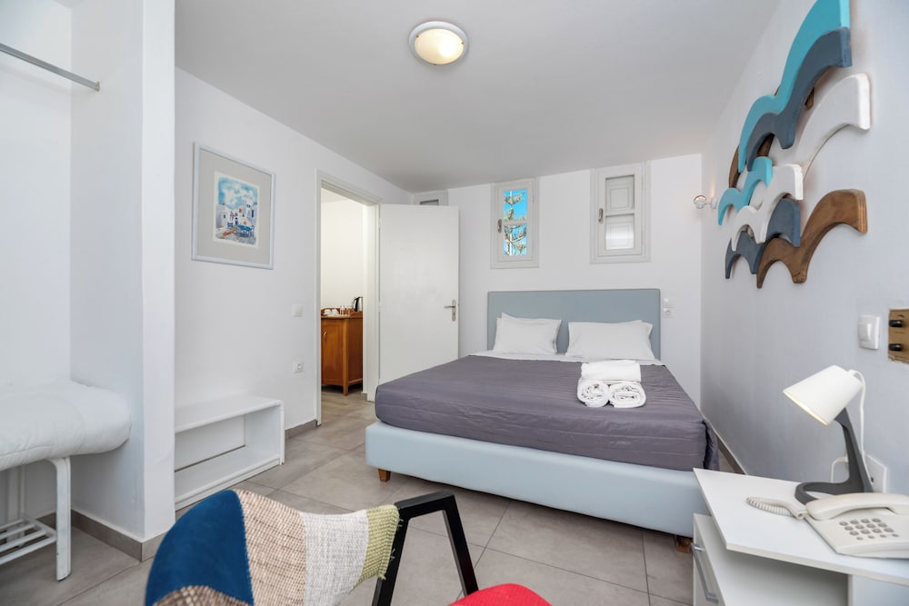 Maistros Village — Hotel rooms in Karterados, South Aegean