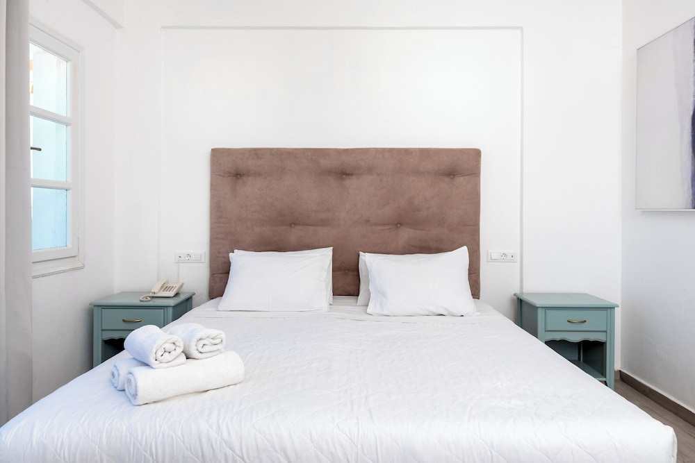 Maistros Village — Hotel rooms in Karterados, South Aegean