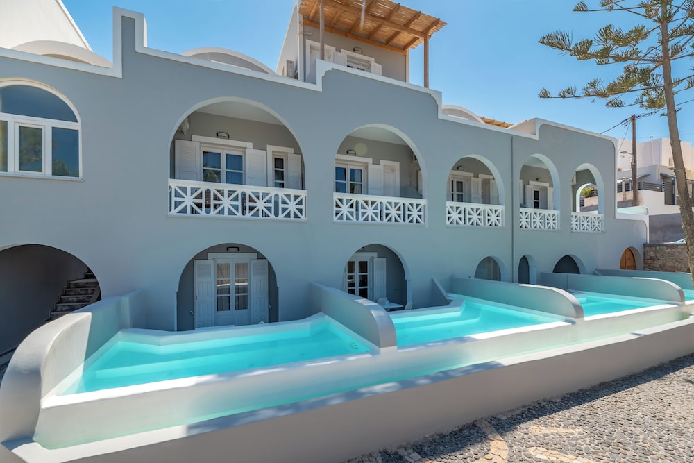 Maistros Village — Hotel building in Karterados, South Aegean