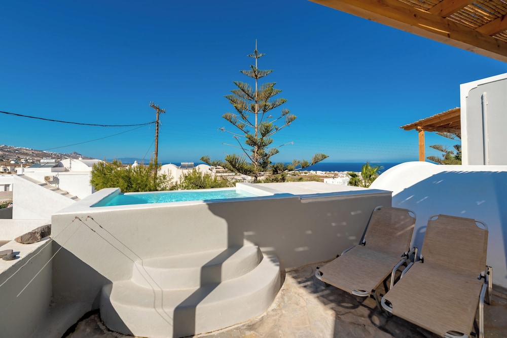 Maistros Village — Swimming pool in Karterados, South Aegean