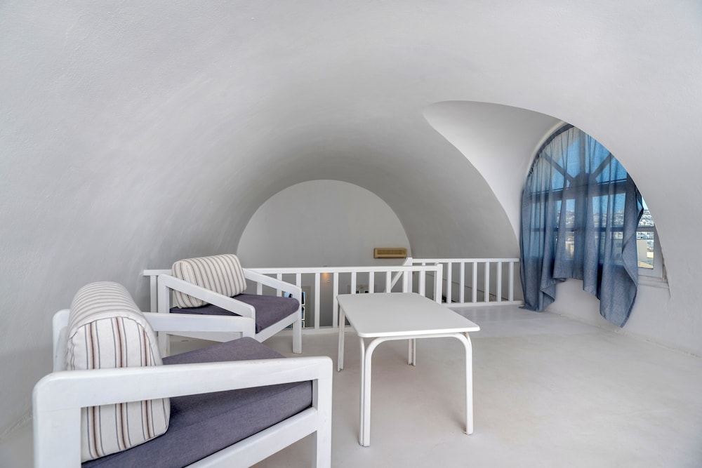 Maistros Village — Hotel rooms in Karterados, South Aegean