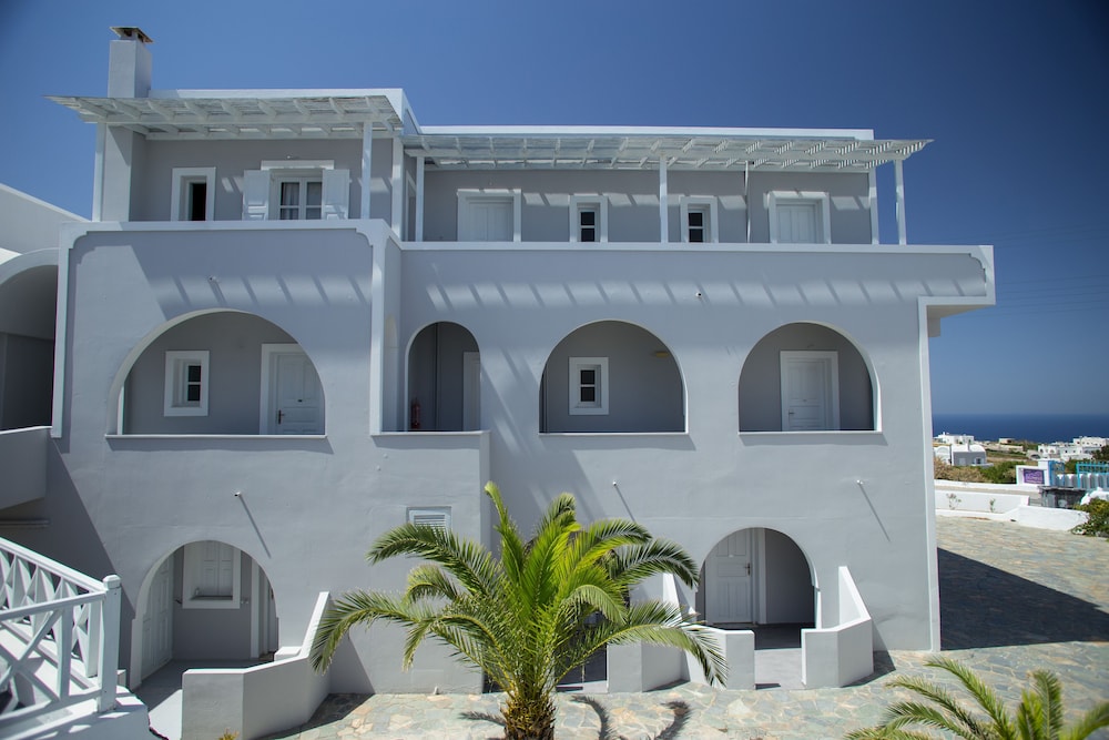 Maistros Village — Hotel building in Karterados, South Aegean