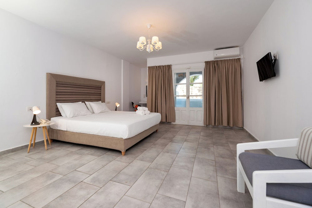 Maistros Village — Hotel rooms in Karterados, South Aegean