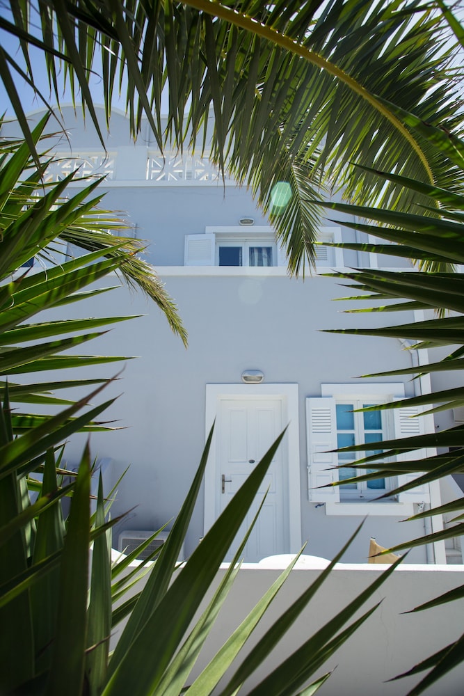 Maistros Village — Hotel building in Karterados, South Aegean
