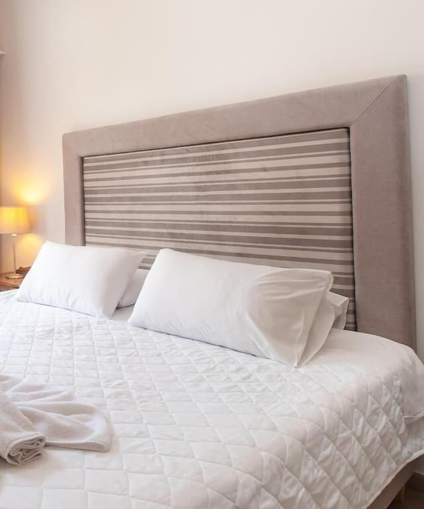 Maistros Village — Hotel rooms in Karterados, South Aegean