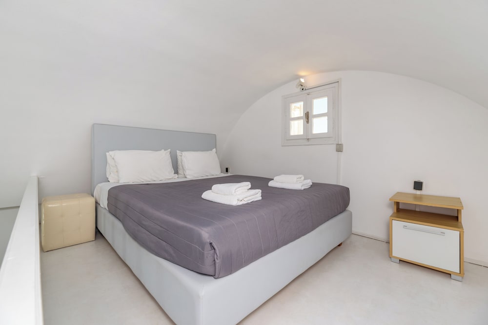 Maistros Village — Hotel rooms in Karterados, South Aegean