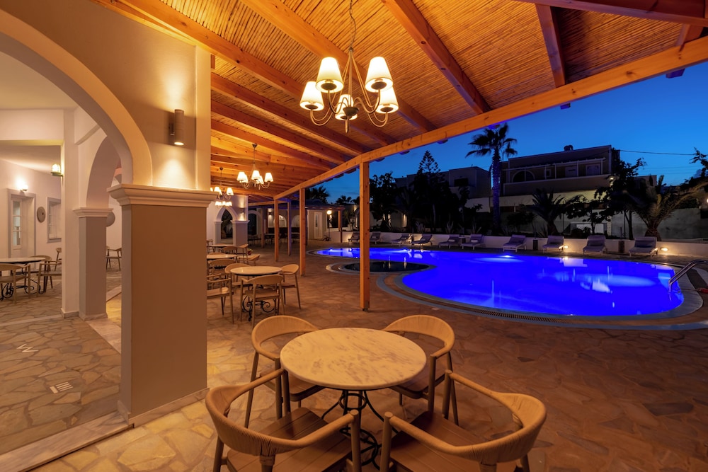 Maistros Village — Swimming pool in Karterados, South Aegean