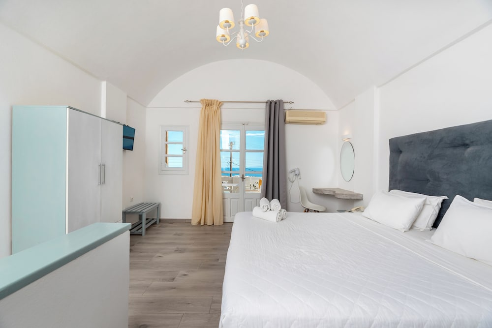 Maistros Village — Hotel rooms in Karterados, South Aegean