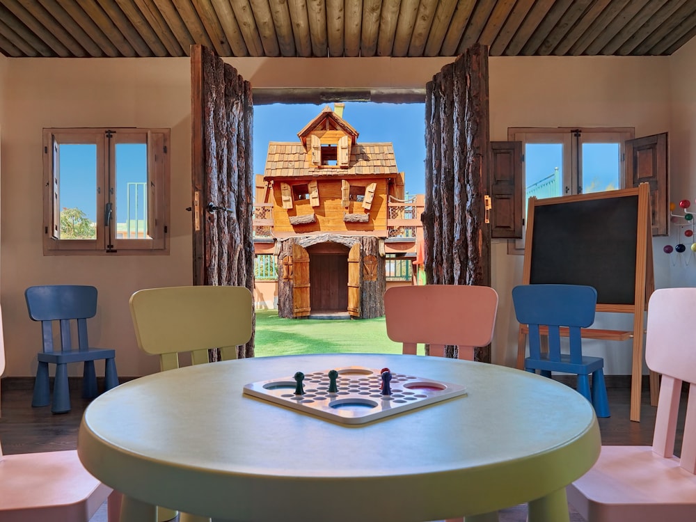GREEN GARDEN ECO RESORT & VILLAS — Attractions for children in Playa de las Americas, Canary Islands