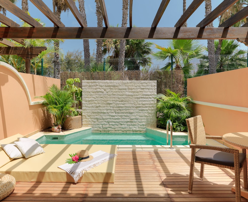 GREEN GARDEN ECO RESORT & VILLAS — Swimming pool in Playa de las Americas, Canary Islands