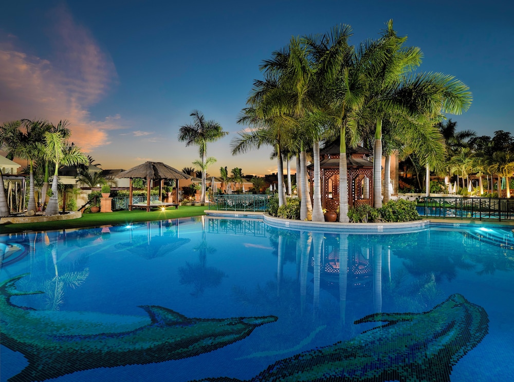 GREEN GARDEN ECO RESORT & VILLAS — Main photo in Playa de las Americas, Canary Islands