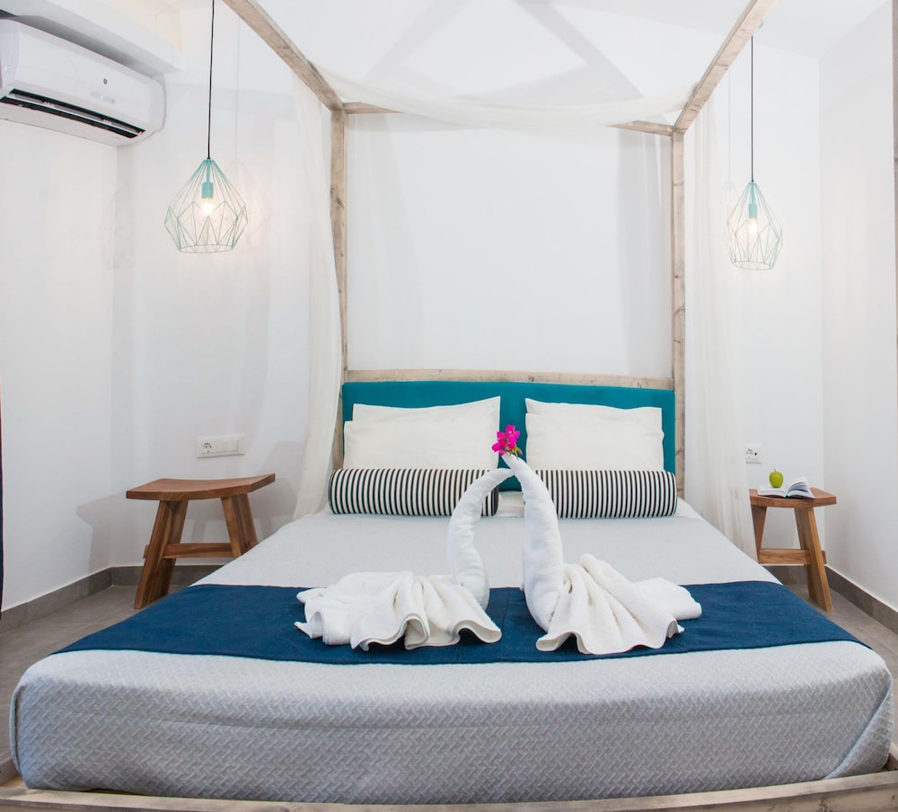 Malibu Studios — Hotel rooms in Faliraki, South Aegean