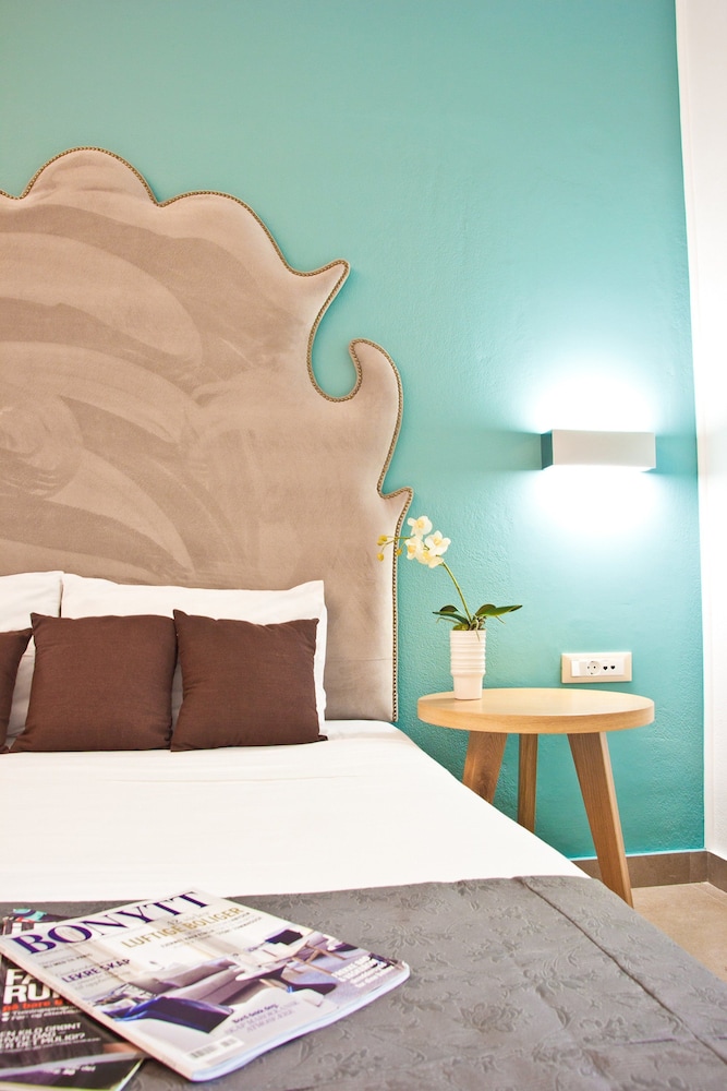 Malibu Studios — Hotel rooms in Faliraki, South Aegean