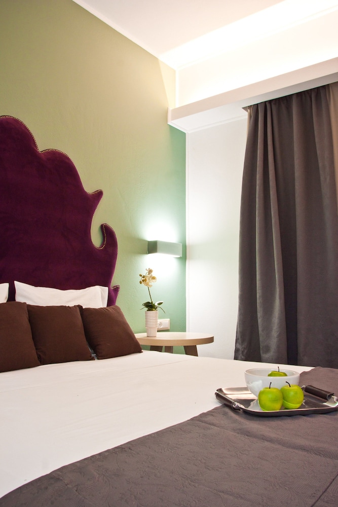Malibu Studios — Hotel rooms in Faliraki, South Aegean