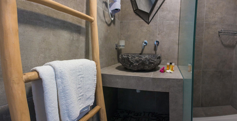 Malibu Studios — Hotel rooms in Faliraki, South Aegean