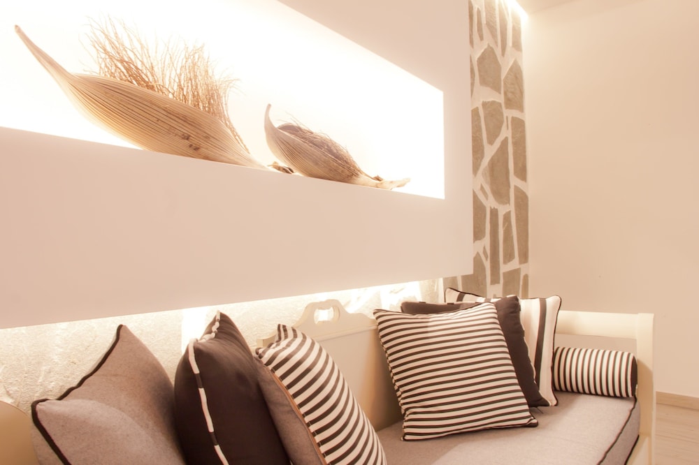 Malibu Studios — Hotel rooms in Faliraki, South Aegean