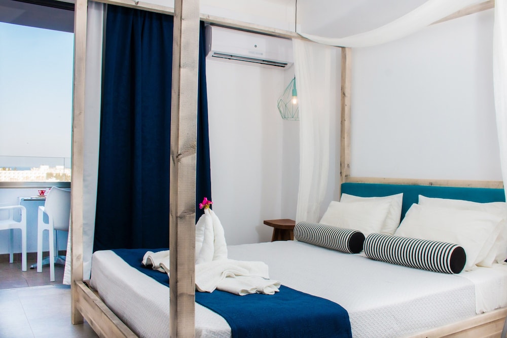 Malibu Studios — Hotel rooms in Faliraki, South Aegean