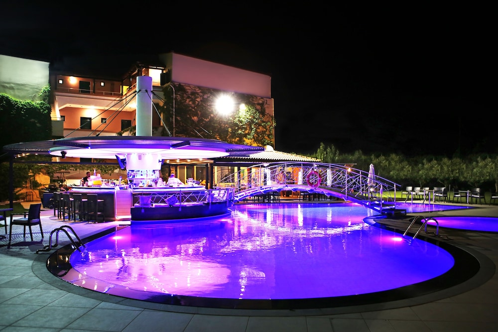 Marigianna Apartments — Swimming pool in Sissi