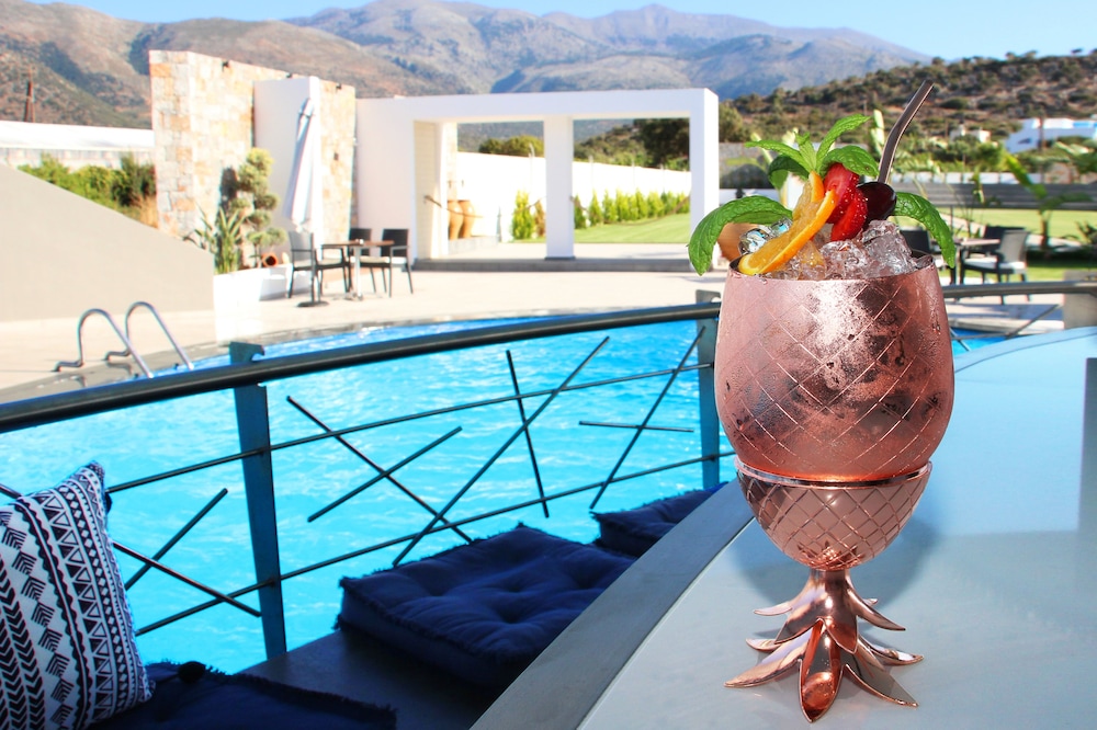 Marigianna Apartments — Restaurant & bars in Sissi
