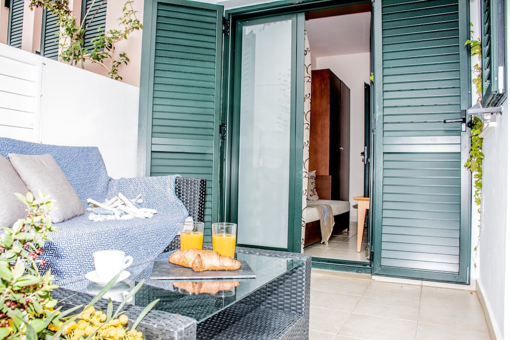 Marigianna Apartments — Hotel rooms in Sissi