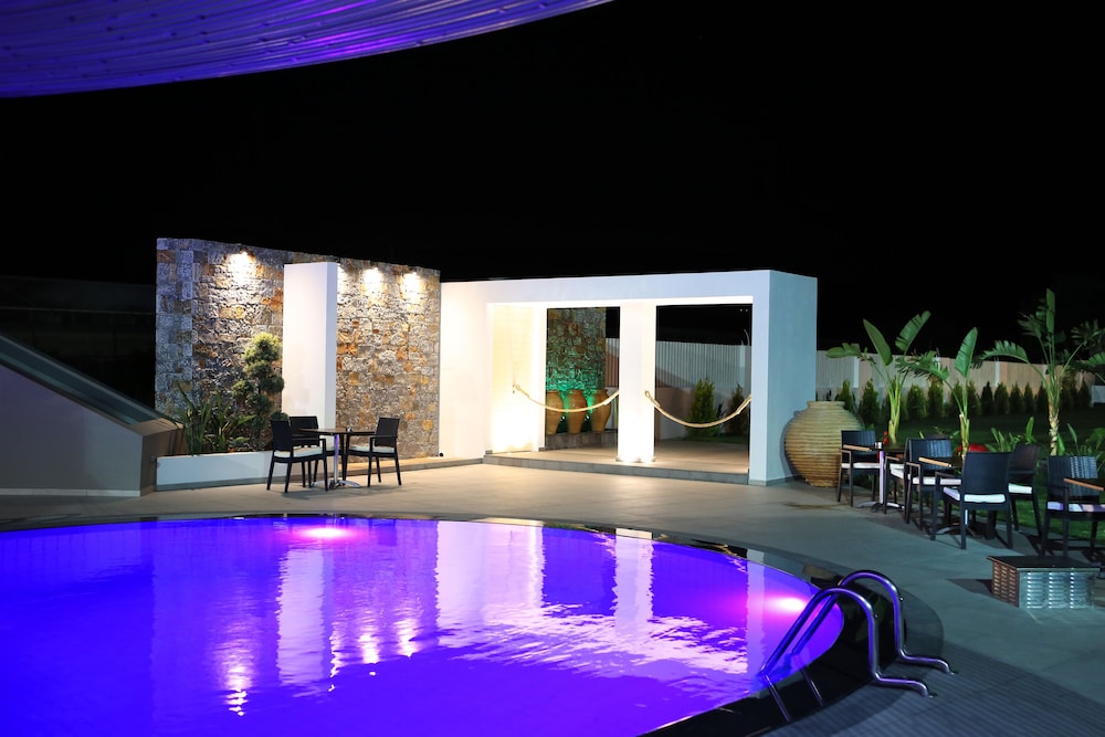 Marigianna Apartments — Swimming pool in Sissi
