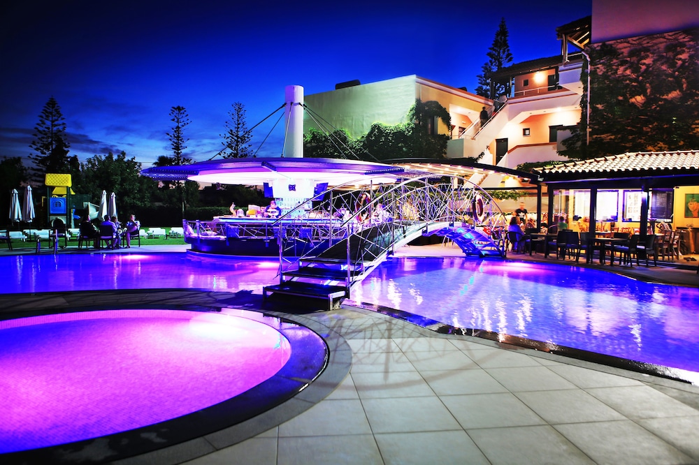 Marigianna Apartments — Swimming pool in Sissi