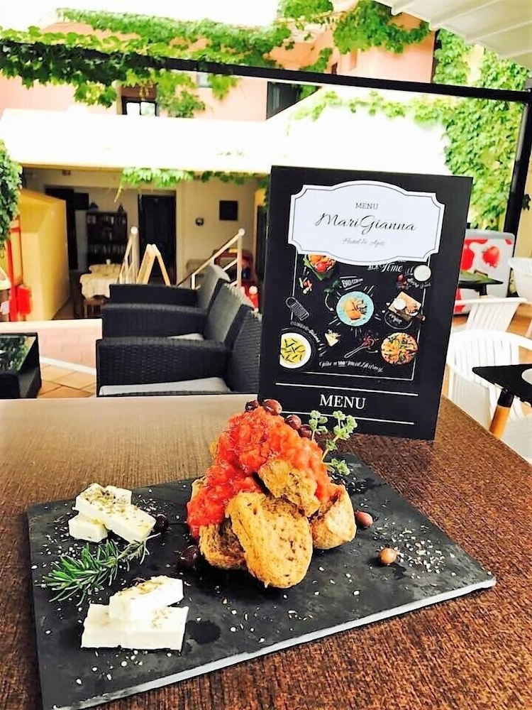 Marigianna Apartments — Restaurant & bars in Sissi