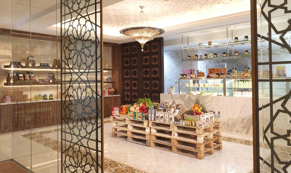 Bab Al Qasr Residence — Restaurant & bars in Abu Dhabi