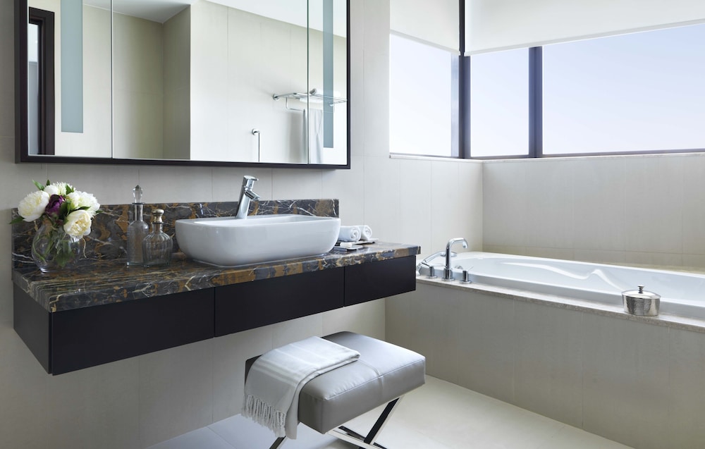 Bab Al Qasr Residence — Hotel rooms in Abu Dhabi