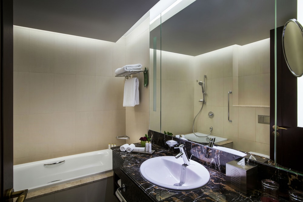 Bab Al Qasr Residence — Hotel rooms in Abu Dhabi