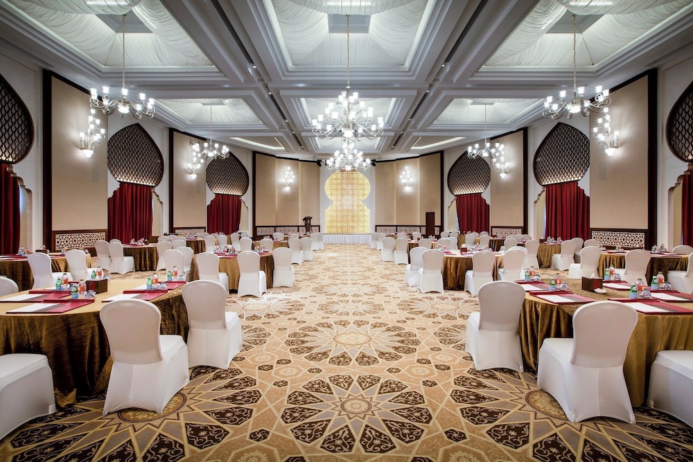 Bab Al Qasr Residence — Hotel building in Abu Dhabi