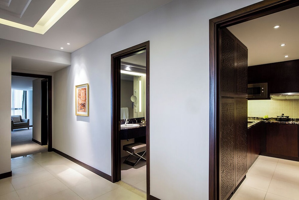 Bab Al Qasr Residence — Hotel rooms in Abu Dhabi