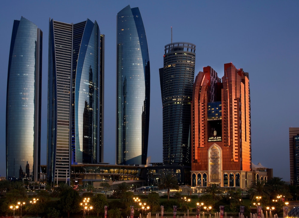 Bab Al Qasr Residence — Attractions in the area in Abu Dhabi