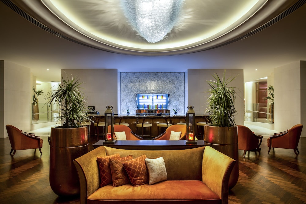 Bab Al Qasr Residence — Hotel building in Abu Dhabi
