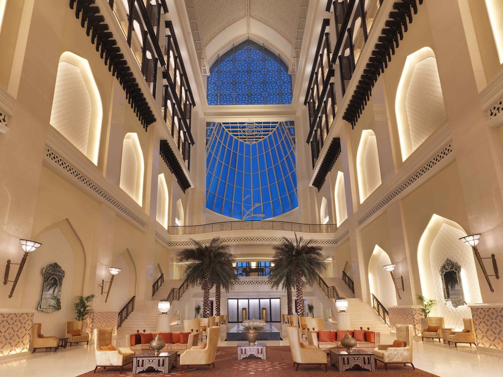 Bab Al Qasr Residence — Hotel building in Abu Dhabi