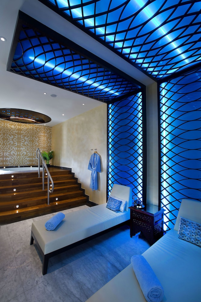 Bab Al Qasr Residence — Hotel rooms in Abu Dhabi