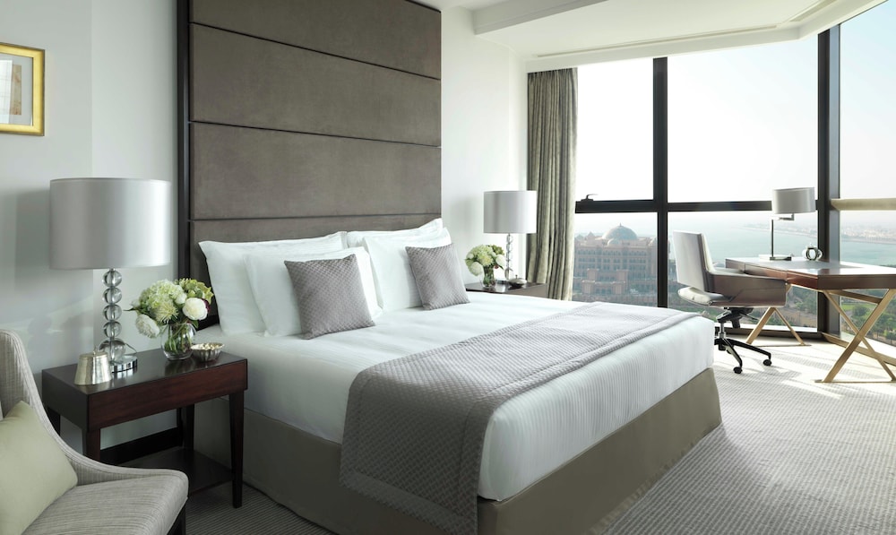 Bab Al Qasr Residence — Hotel rooms in Abu Dhabi