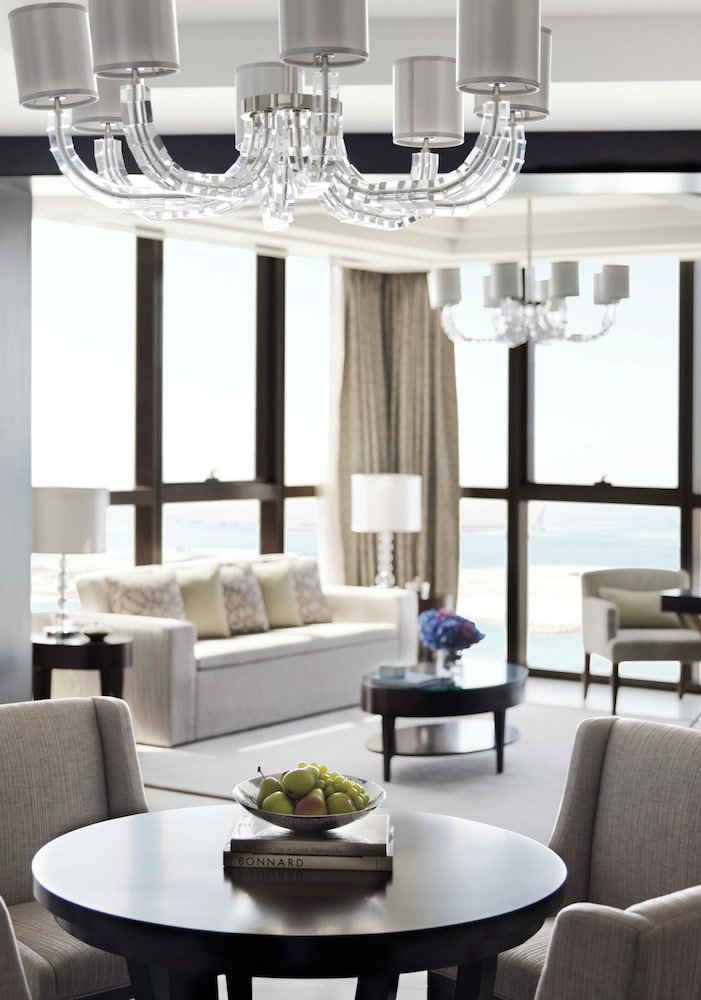 Bab Al Qasr Residence — Hotel rooms in Abu Dhabi