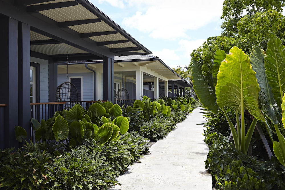 The Island House — Hotel building in Nassau, New Providence