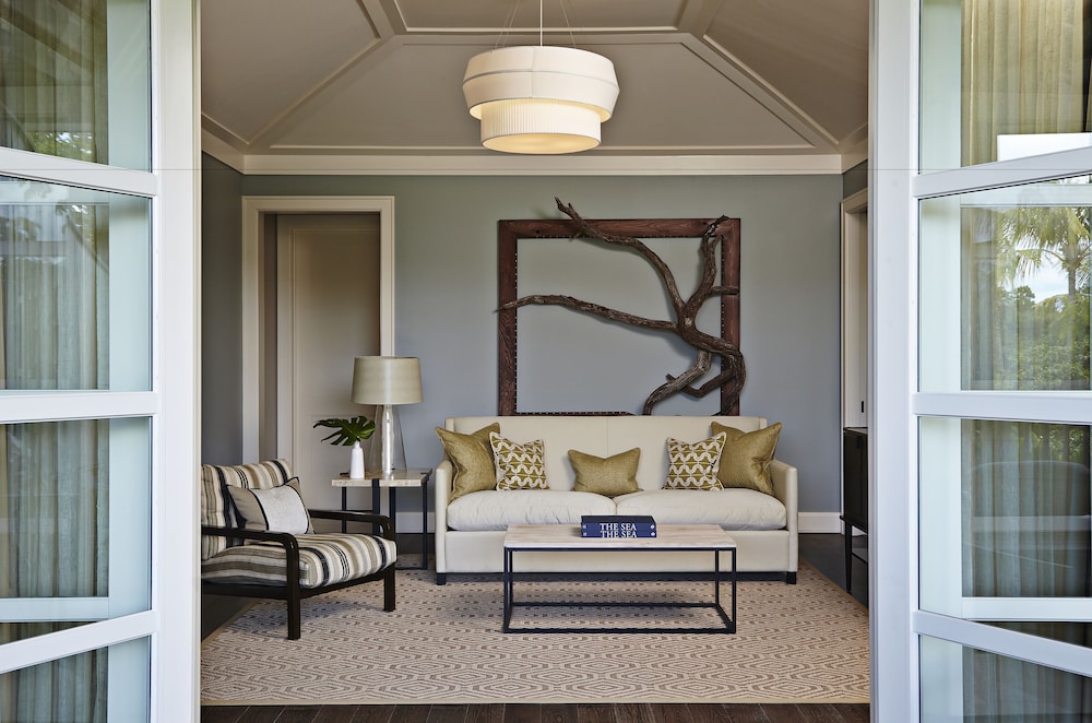 The Island House — Hotel rooms in Nassau, New Providence