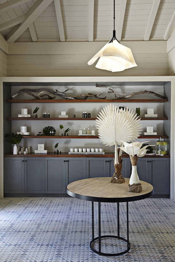 The Island House — Spa in Nassau, New Providence