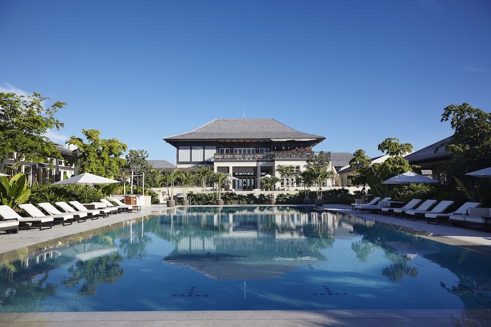 The Island House — Main photo in Nassau, New Providence