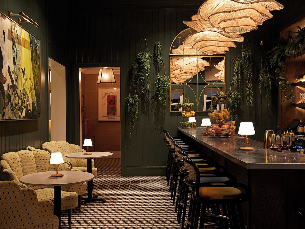 The Island House — Restaurant & bars in Nassau, New Providence