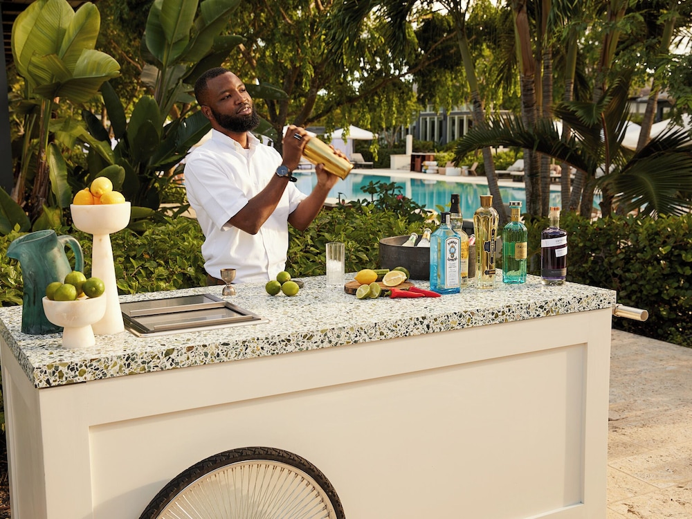 The Island House — Restaurant & bars in Nassau, New Providence