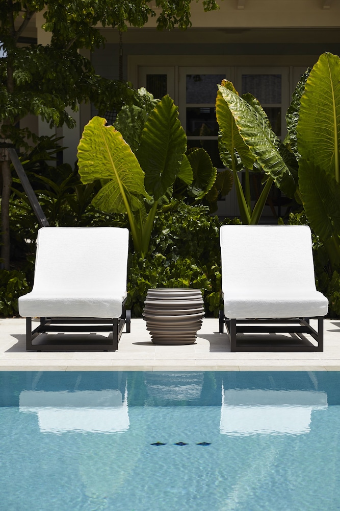 The Island House — Swimming pool in Nassau, New Providence