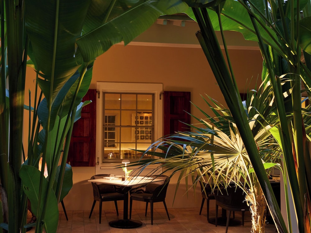 The Island House — Restaurant & bars in Nassau, New Providence