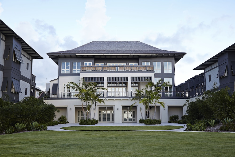The Island House — Hotel building in Nassau, New Providence