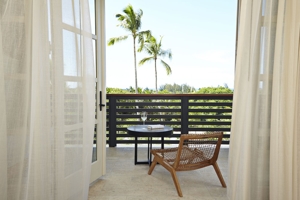 The Island House — Hotel rooms in Nassau, New Providence